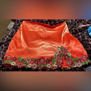 Side slit mini skirt with flowers